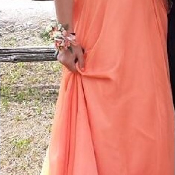 Peach prom dress - Picture 4 of 4
